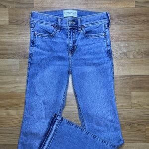 Abercrombie & Fitch Kids Light Blue Jeans Size 9/10